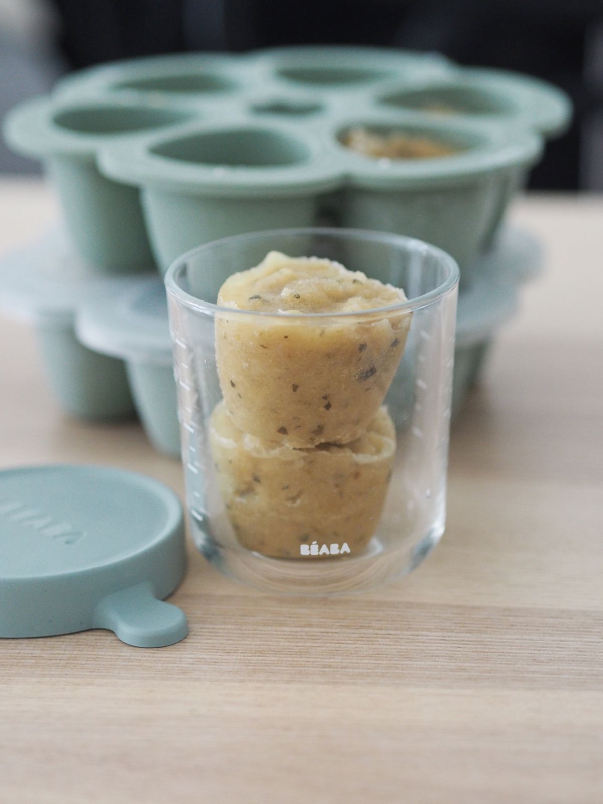 BEABA | 矽膠分格儲存器 Multiportions 6 x 90ml(鼠尾草綠) - 嬰兒用品/傢俱 - UBaby